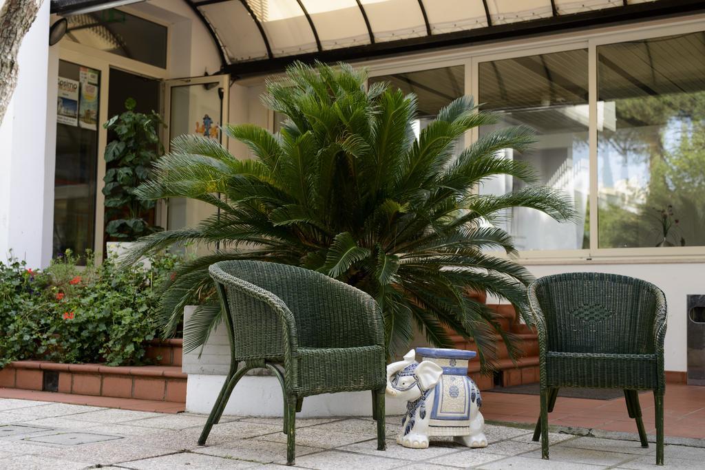 Hotel Suisse Milano Marittima Exterior foto