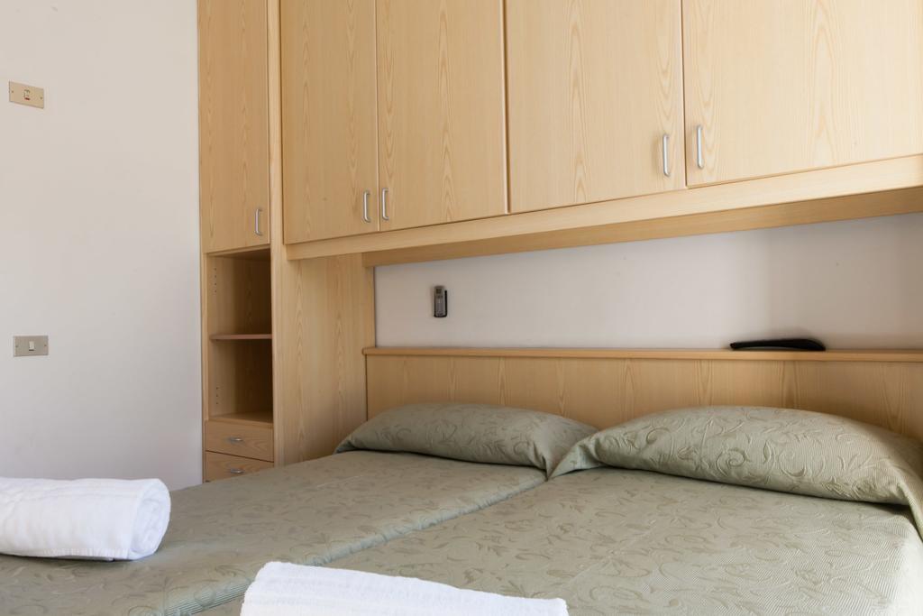 Hotel Suisse Milano Marittima Habitación foto