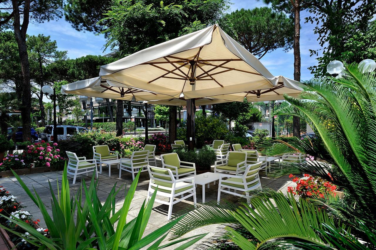 Hotel Suisse Milano Marittima Exterior foto