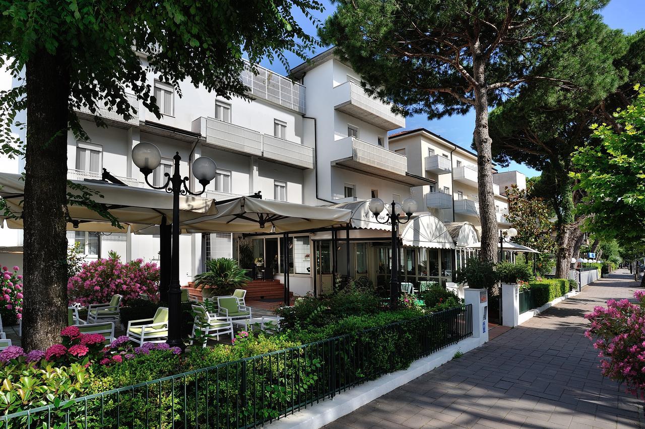 Hotel Suisse Milano Marittima Exterior foto
