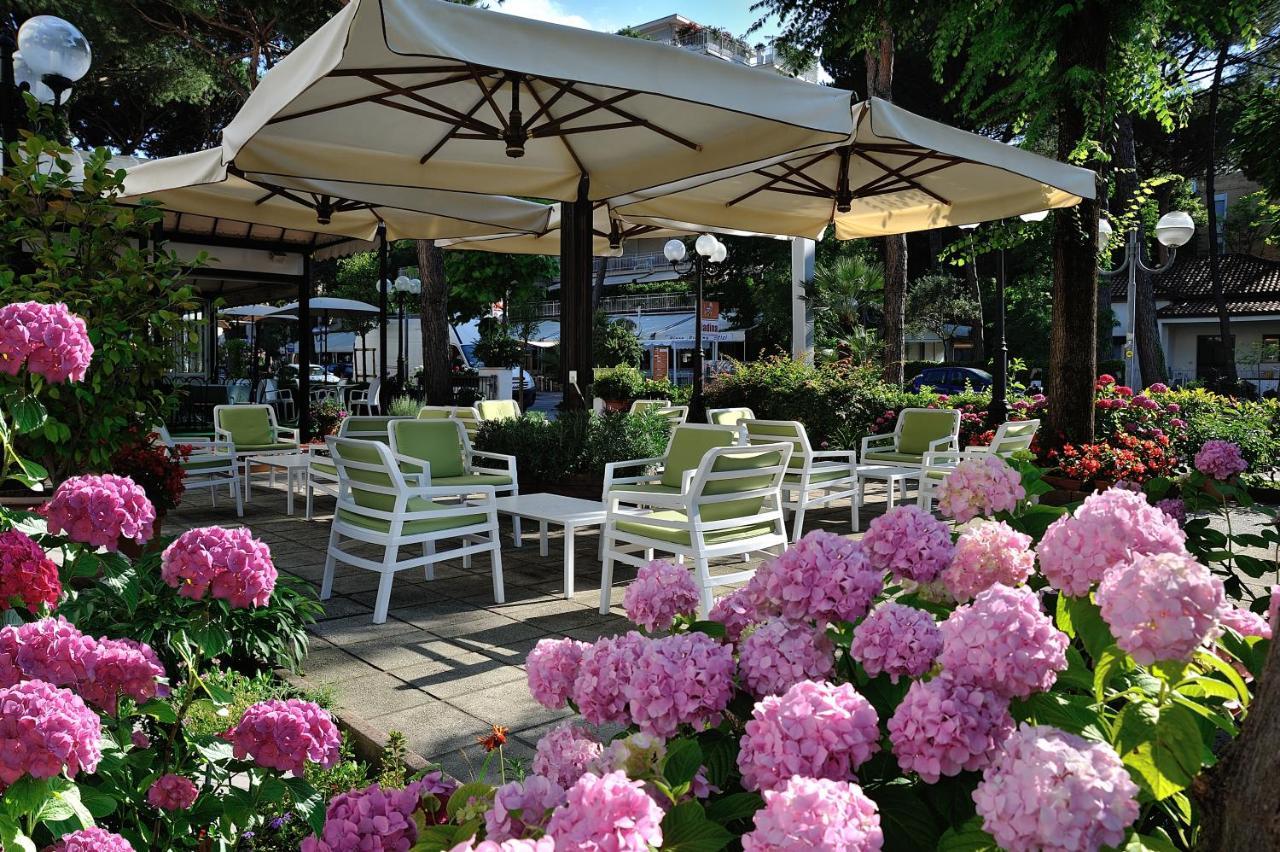Hotel Suisse Milano Marittima Exterior foto